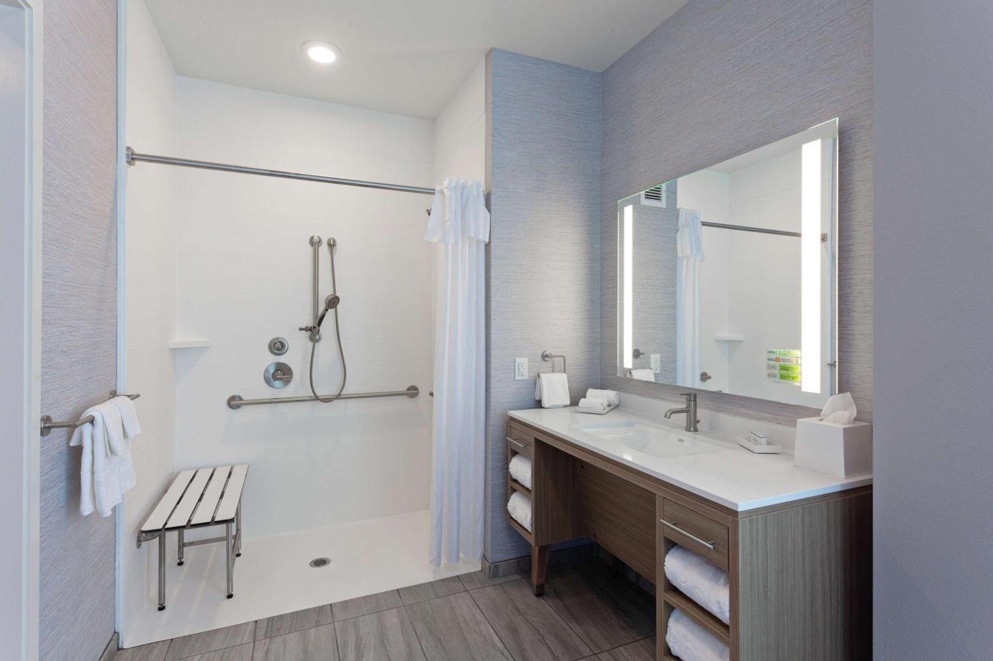 Home2 Suites By Hilton Temecula Exterior photo